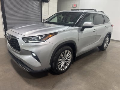 2023 Toyota Highlander Hybrid Platinum