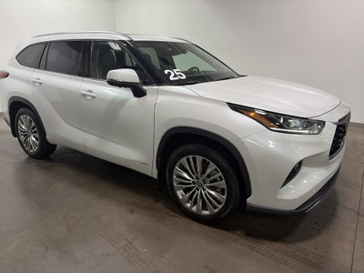 2025 Toyota Highlander Hybrid Platinum