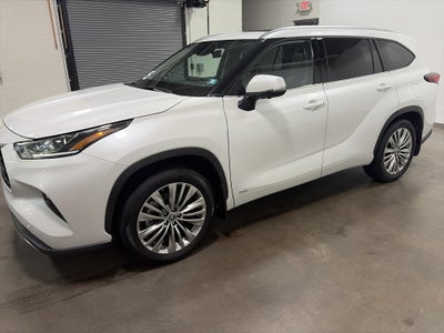 2025 Toyota Highlander Hybrid Platinum