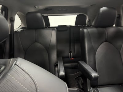 2022 Toyota Highlander Hybrid Platinum