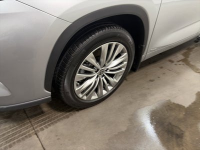 2022 Toyota Highlander Hybrid Platinum
