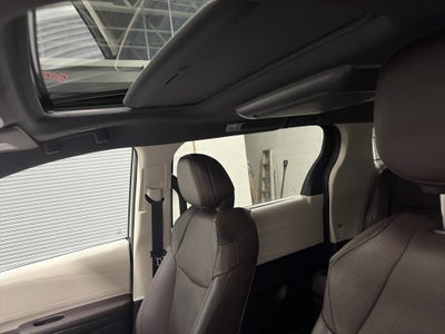 2024 Toyota Sienna Platinum