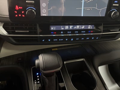2024 Toyota Sienna Platinum