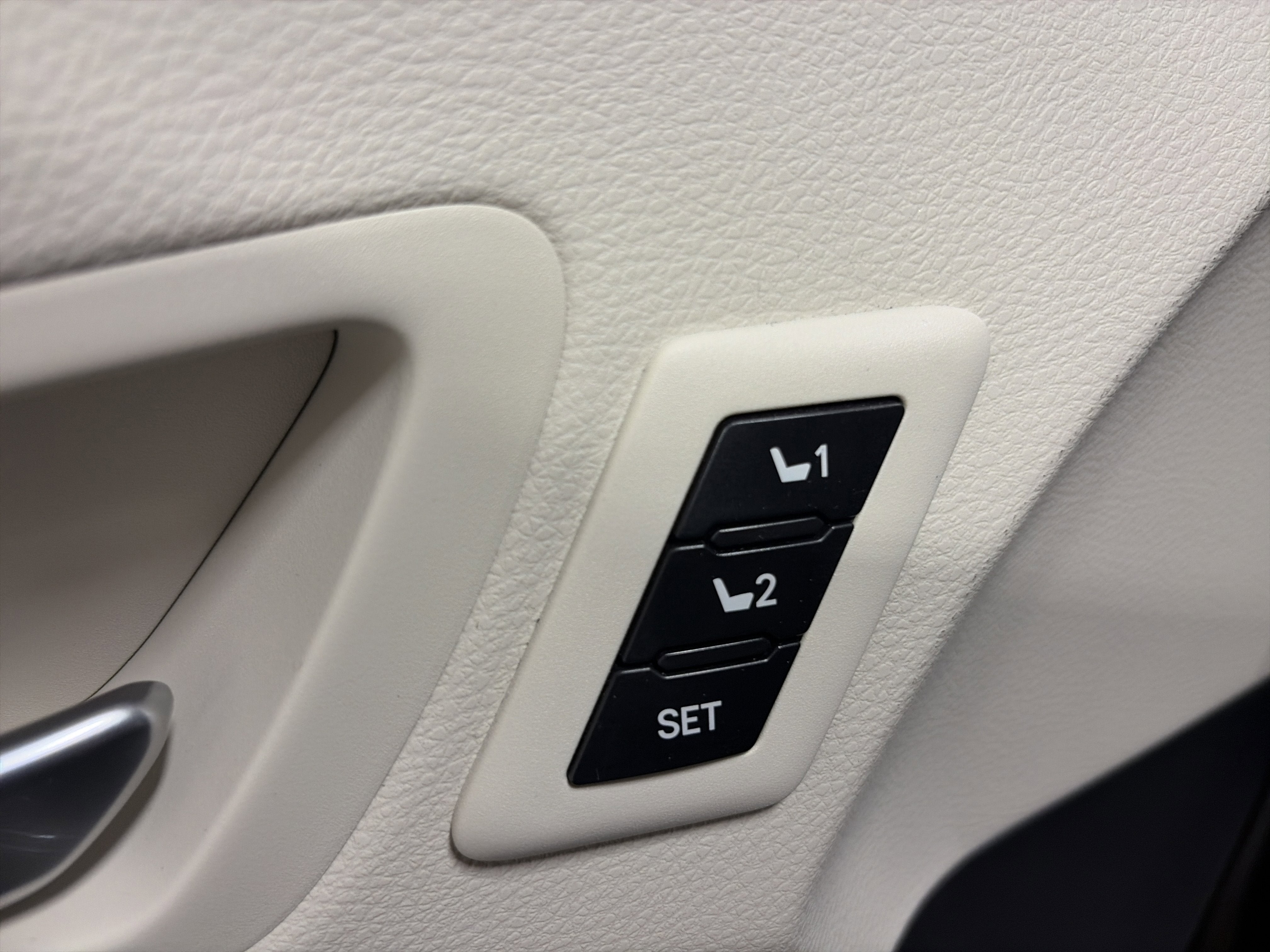 2024 Toyota Sienna Platinum