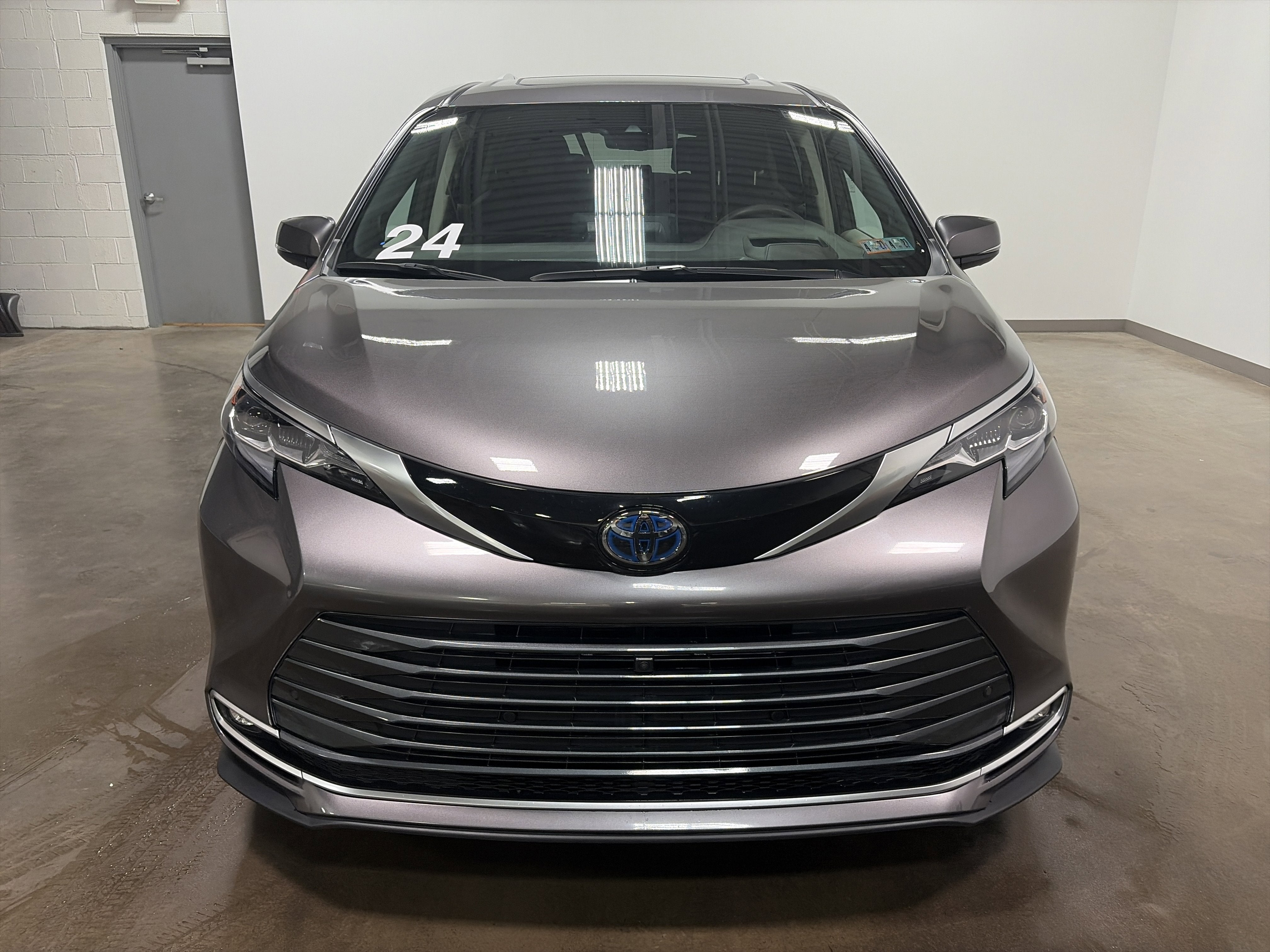 2024 Toyota Sienna Platinum