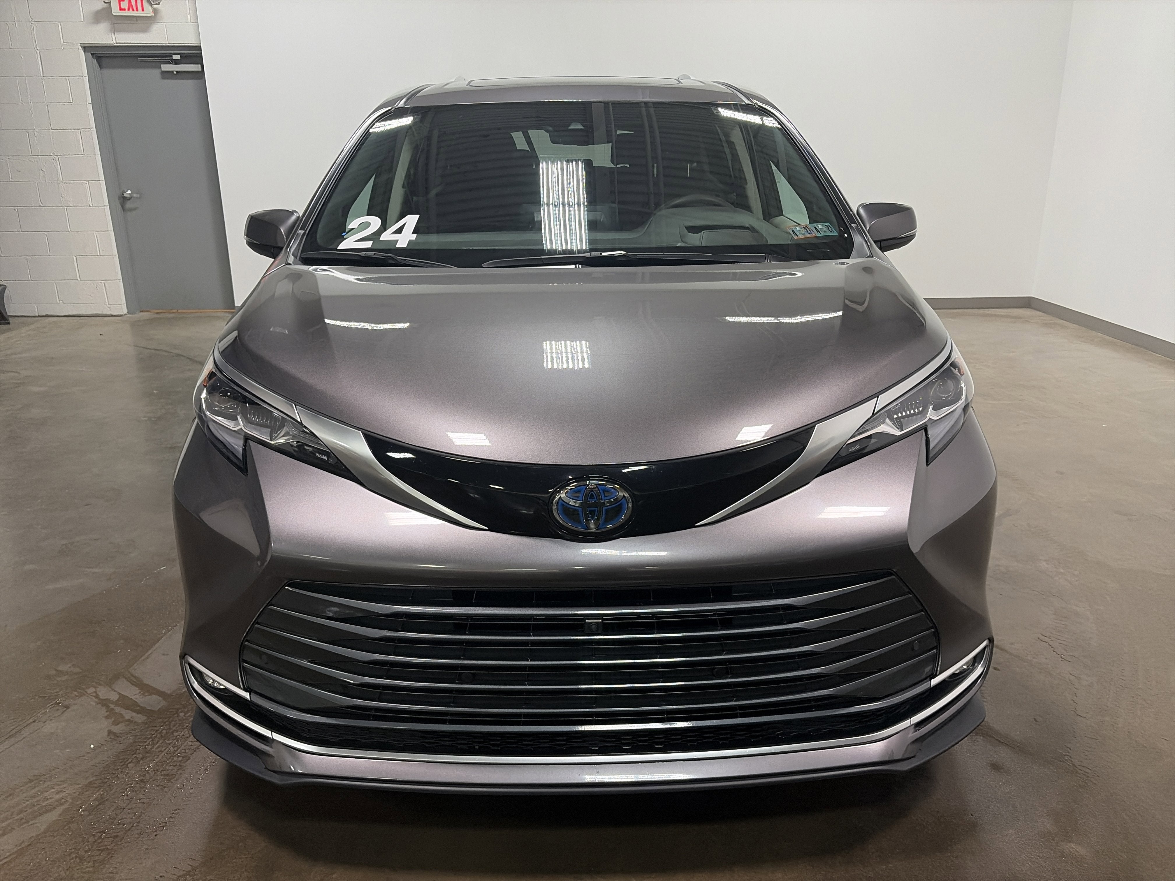 2024 Toyota Sienna Platinum