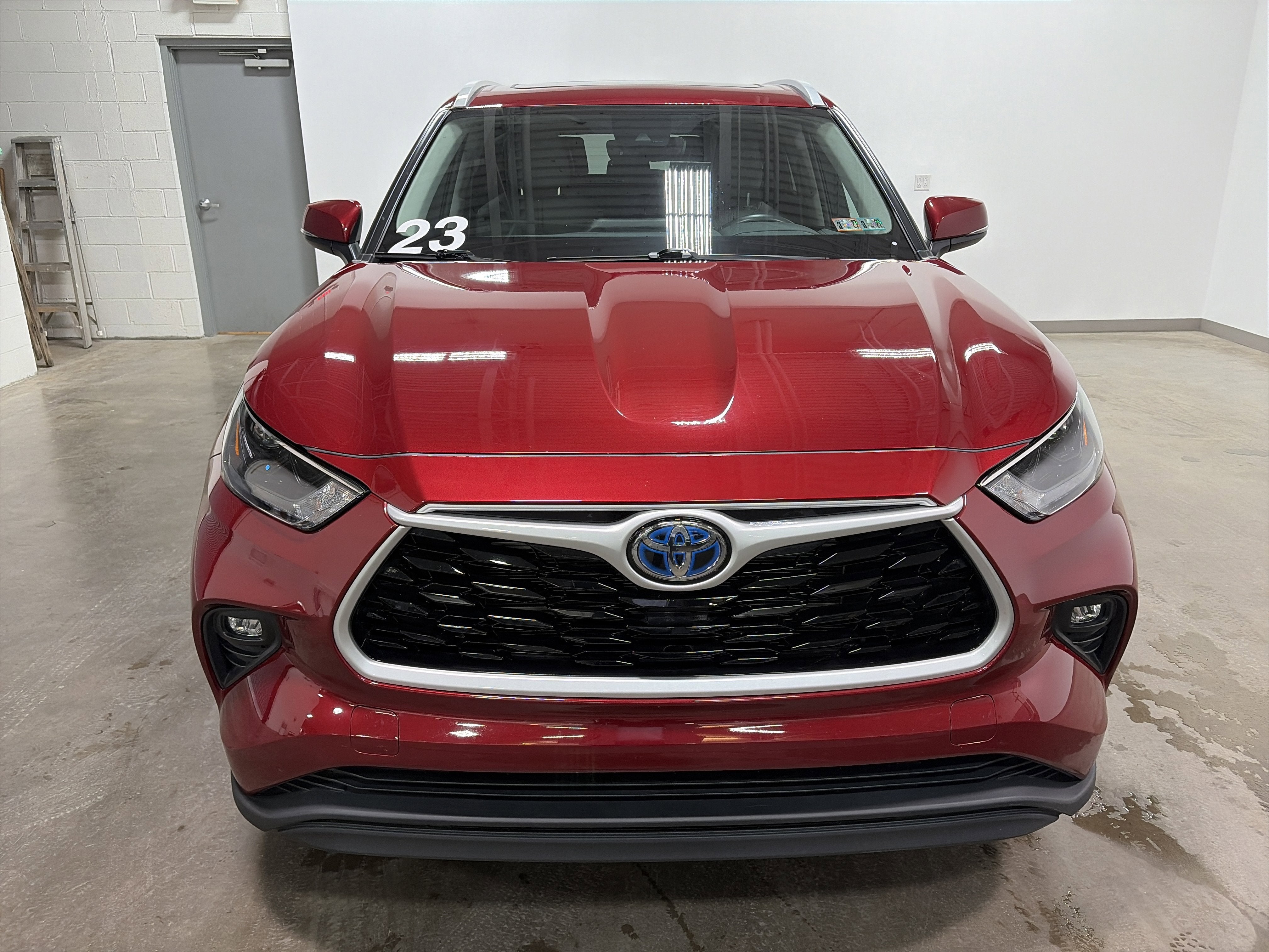 2023 Toyota Highlander Hybrid XLE