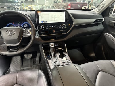 2023 Toyota Highlander Platinum