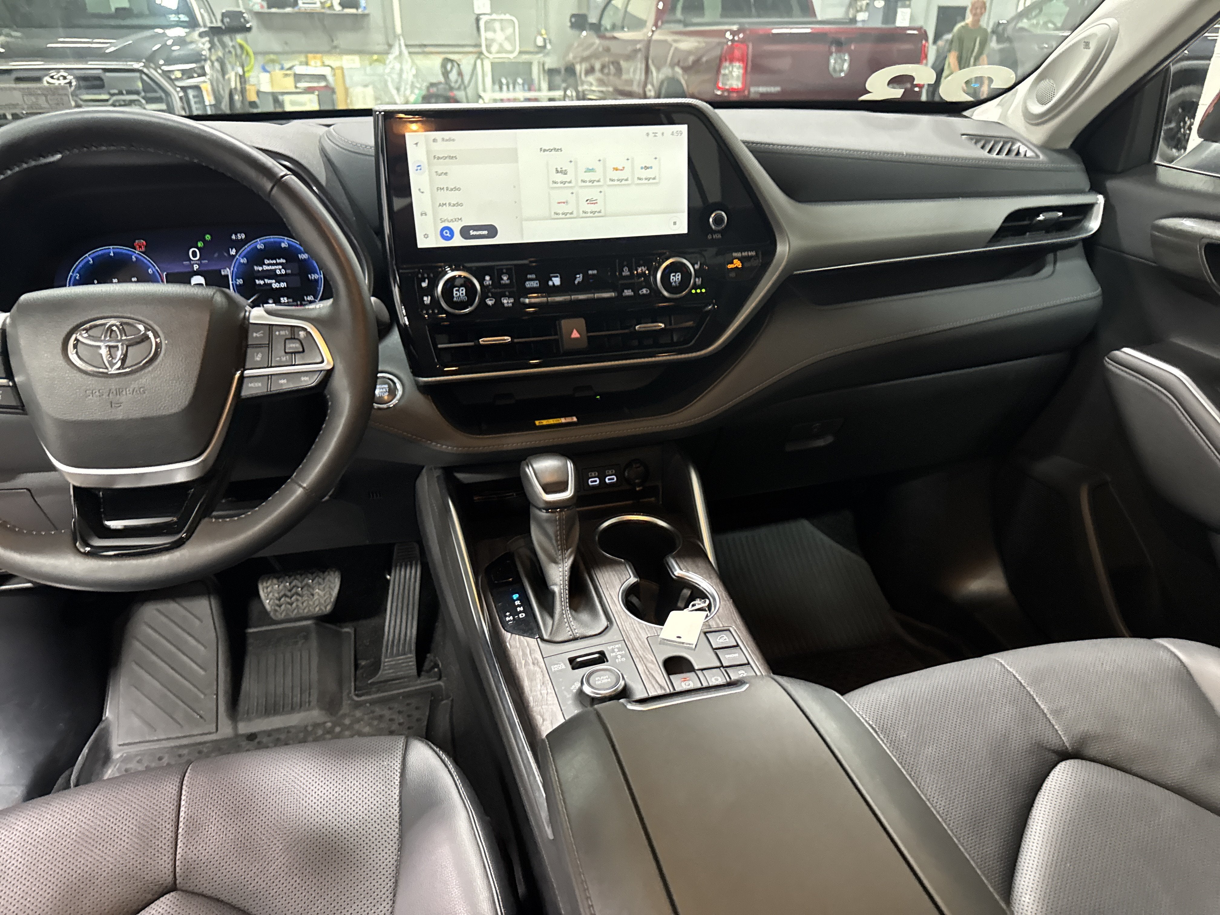2023 Toyota Highlander Platinum