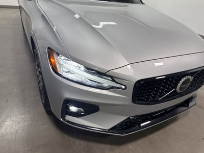2024 Volvo S60 Core Dark Theme