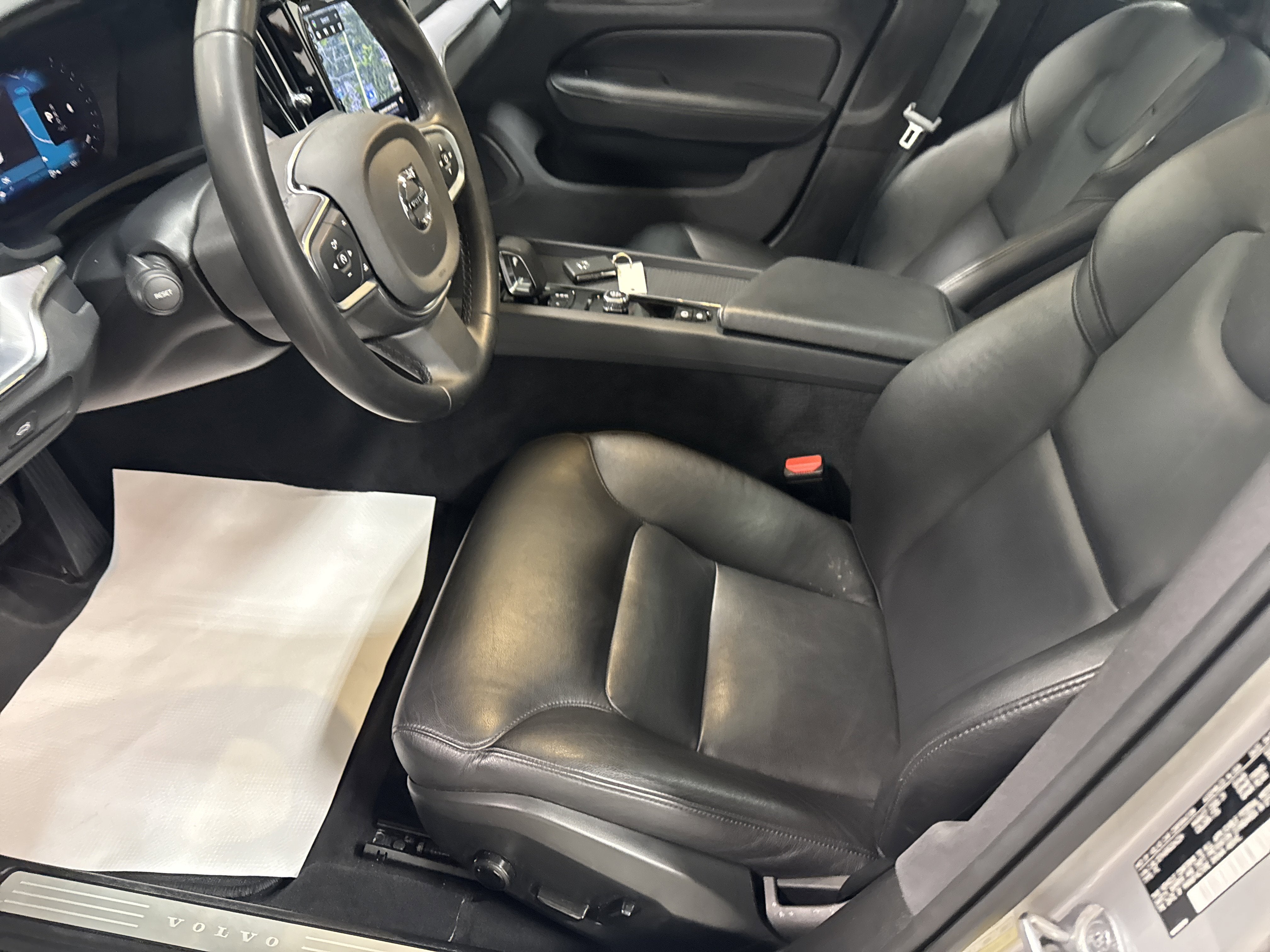 2024 Volvo S60 Core Dark Theme