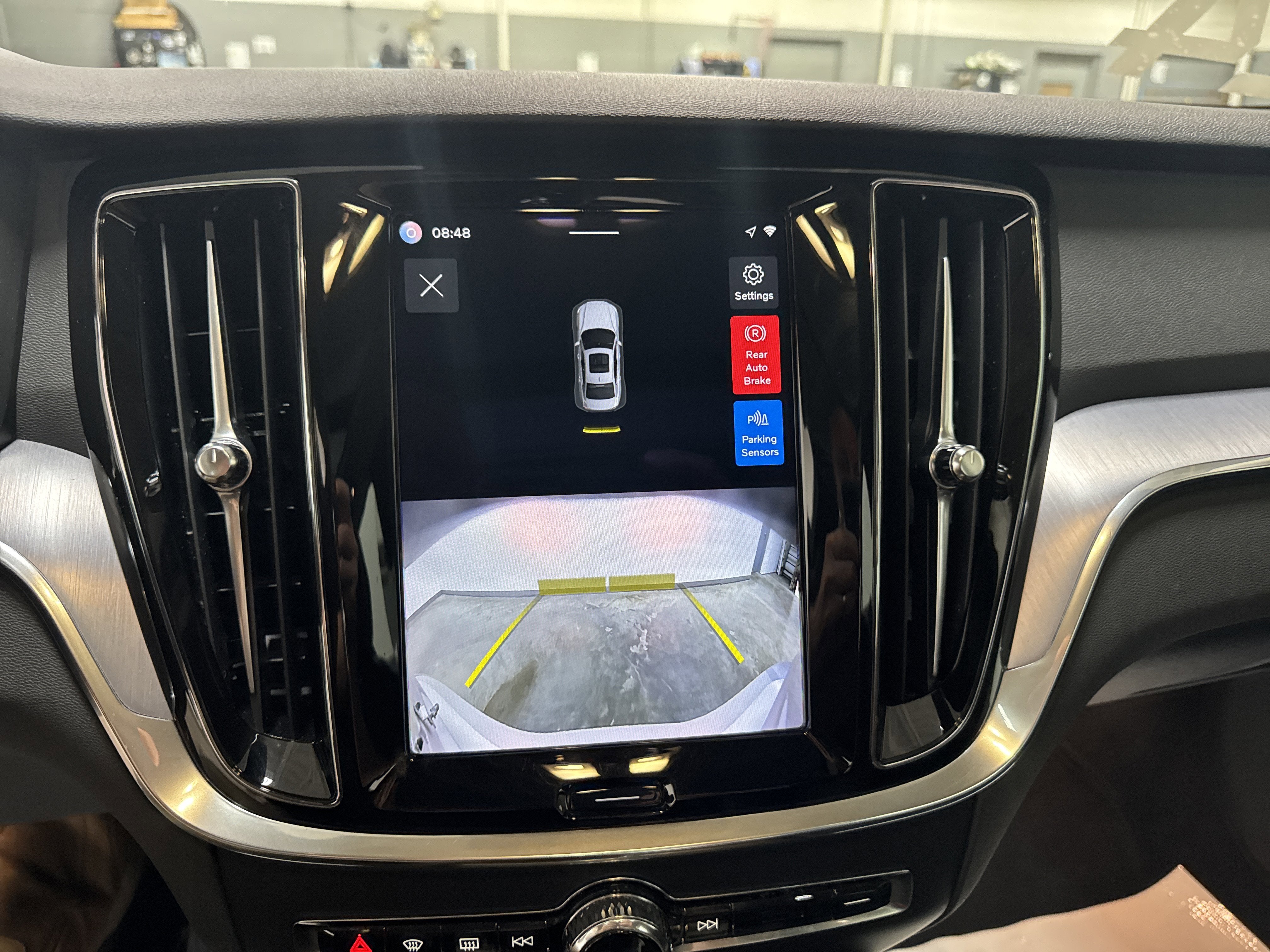 2024 Volvo S60 Core Dark Theme