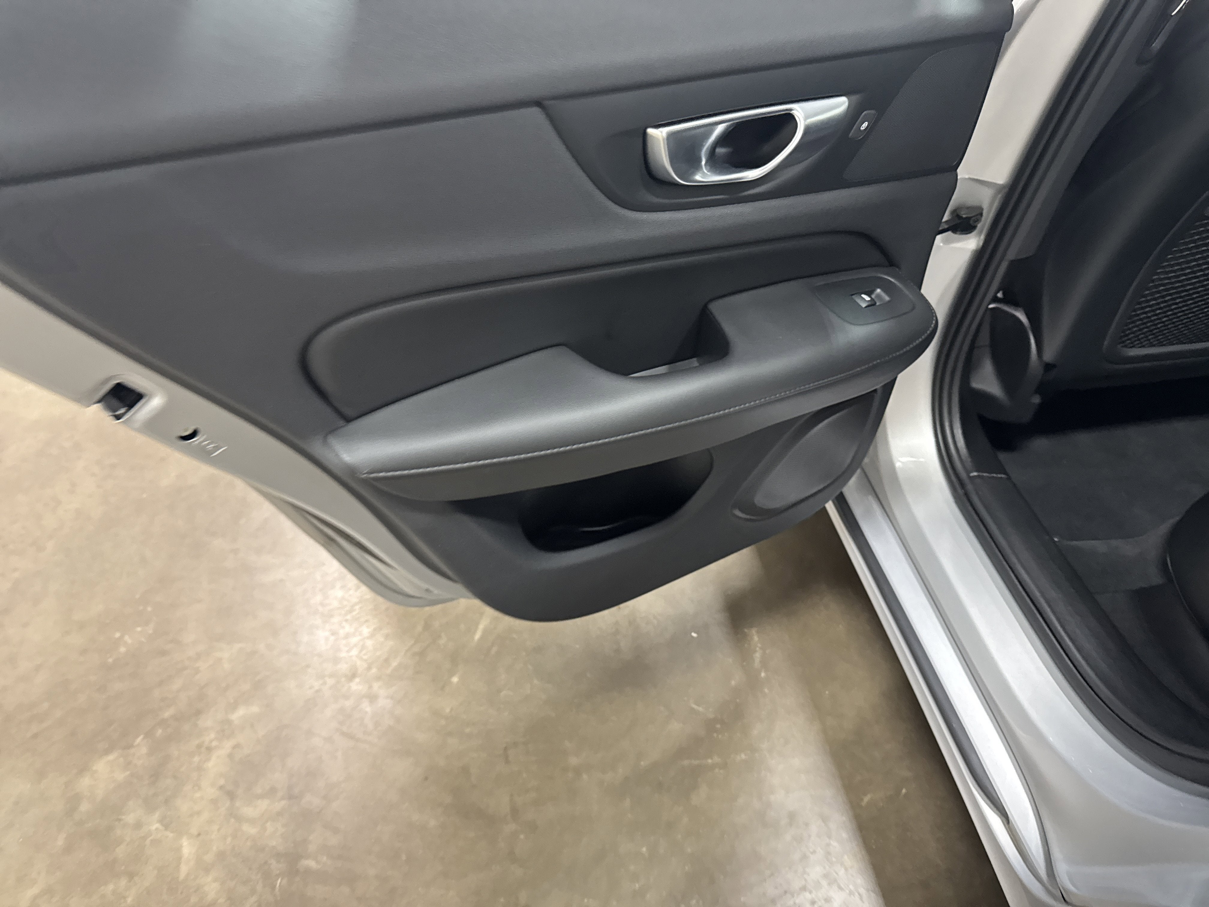 2024 Volvo S60 Core Dark Theme
