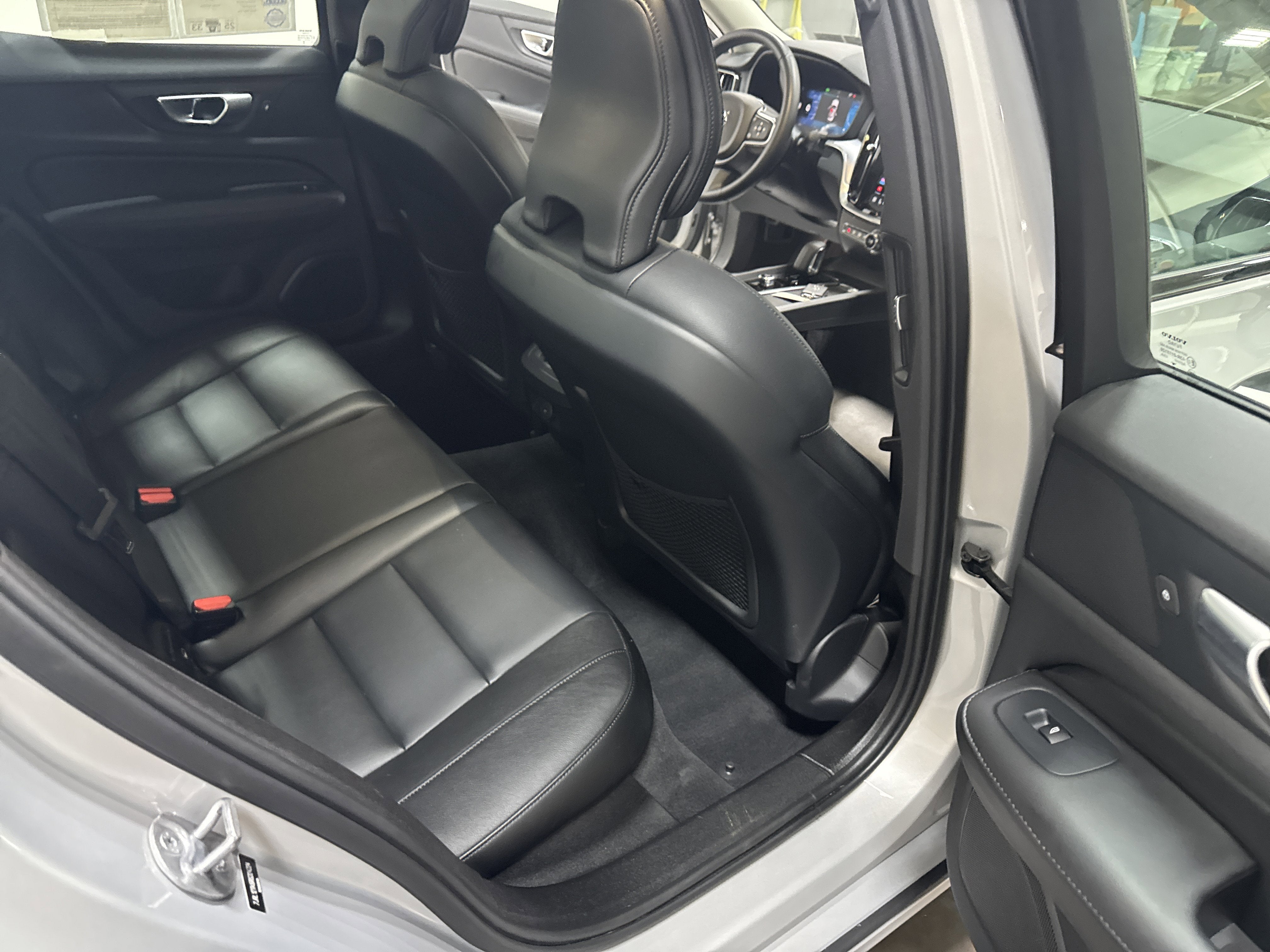 2024 Volvo S60 Core Dark Theme