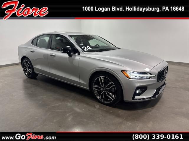 2024 Volvo S60 Core Dark Theme