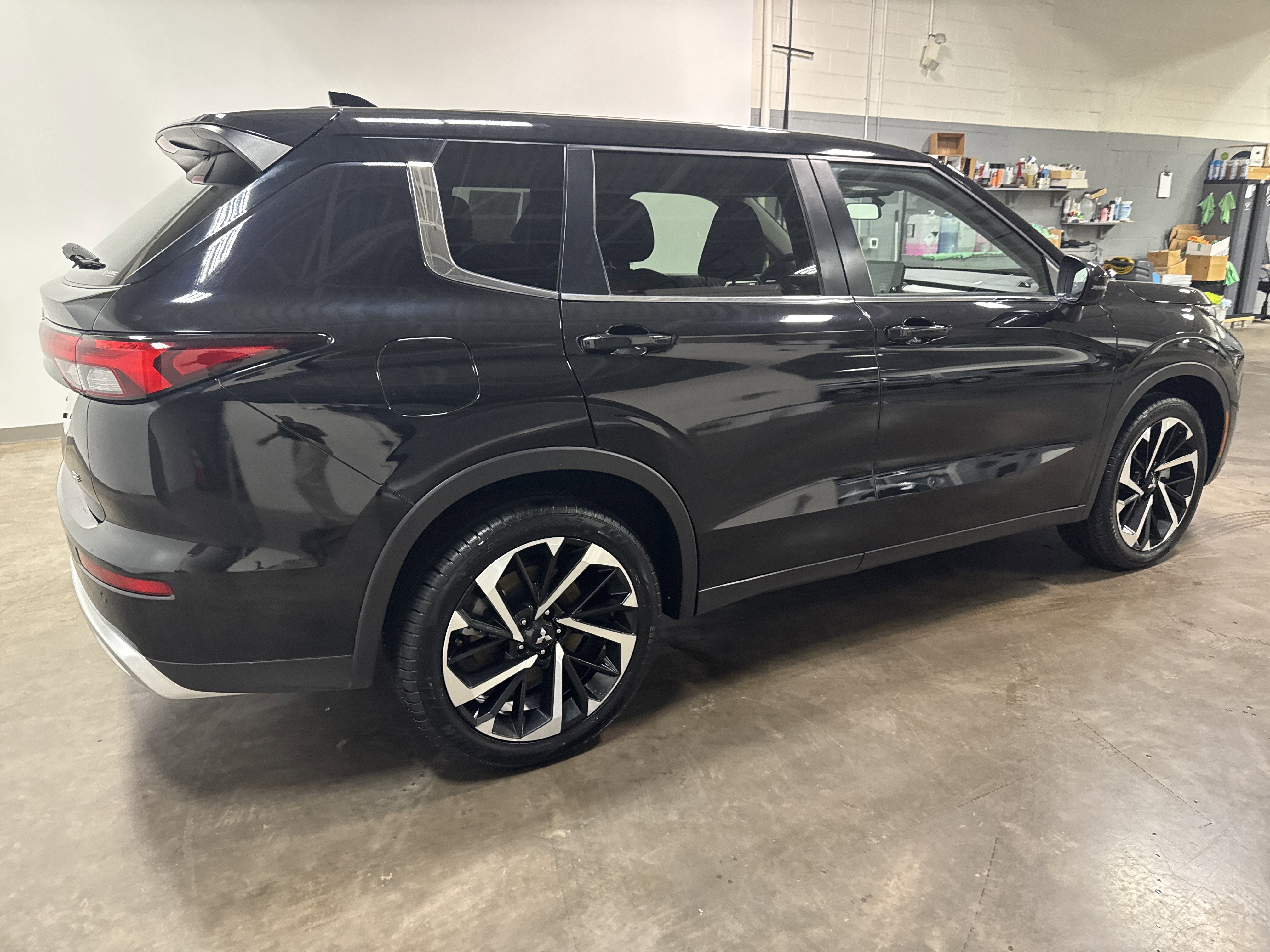 2024 Mitsubishi Outlander SE