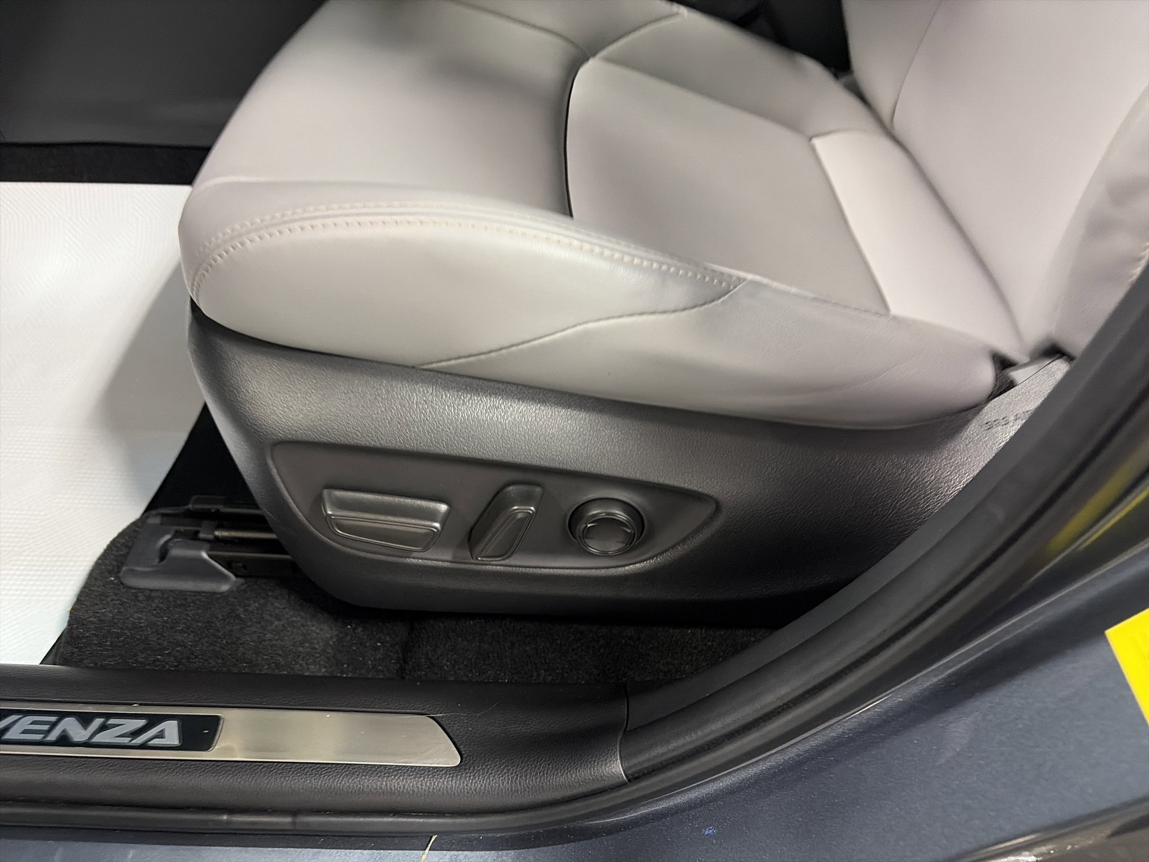 2024 Toyota Venza XLE