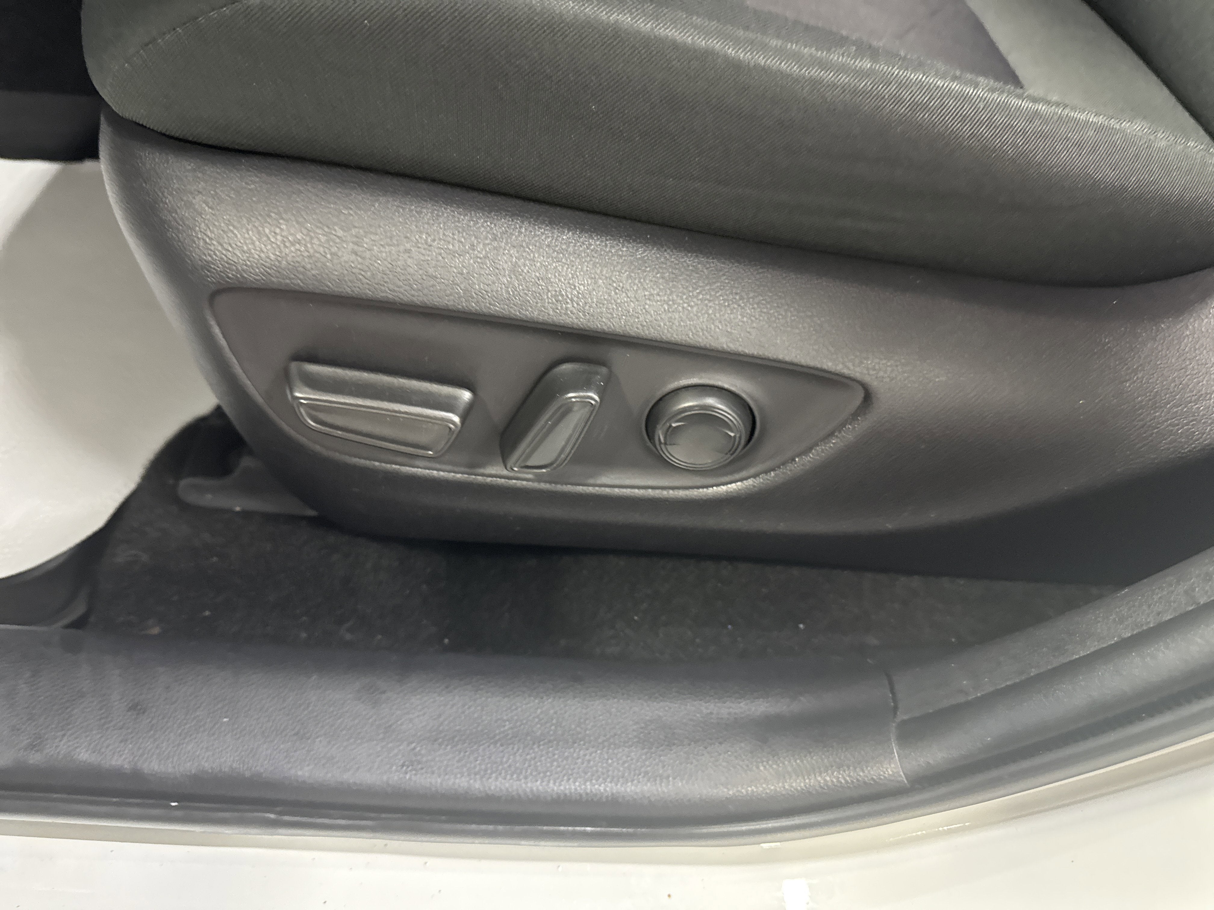 2019 Toyota RAV4 Hybrid XLE