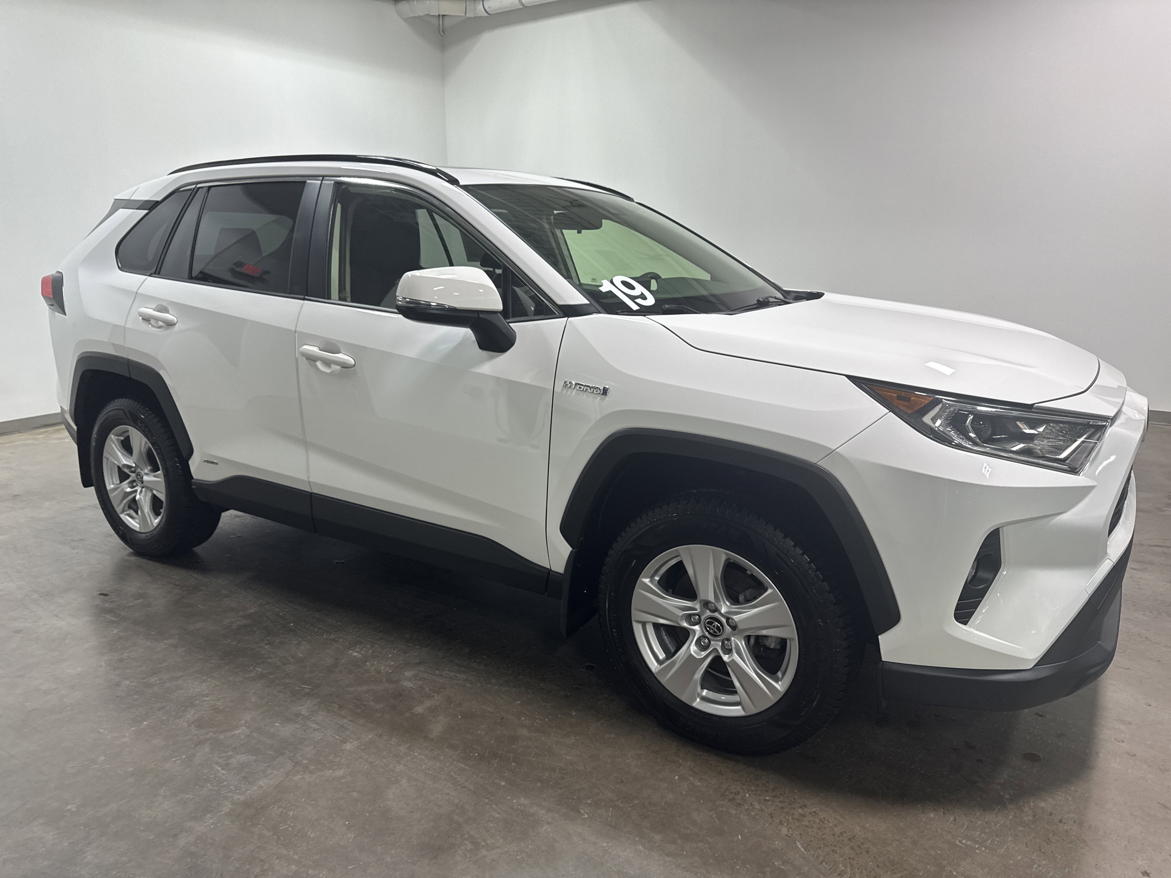 2019 Toyota RAV4 Hybrid XLE