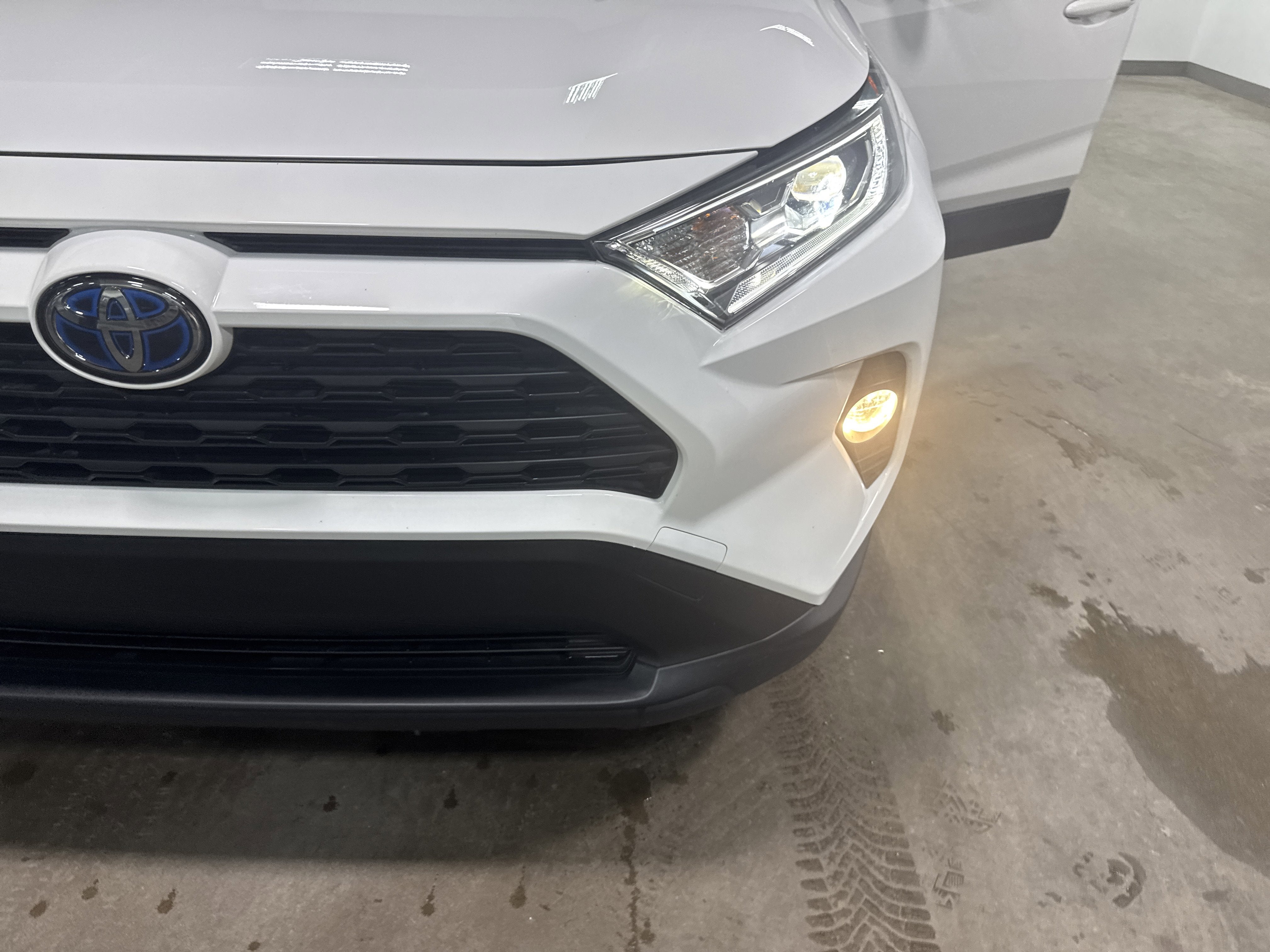 2019 Toyota RAV4 Hybrid XLE